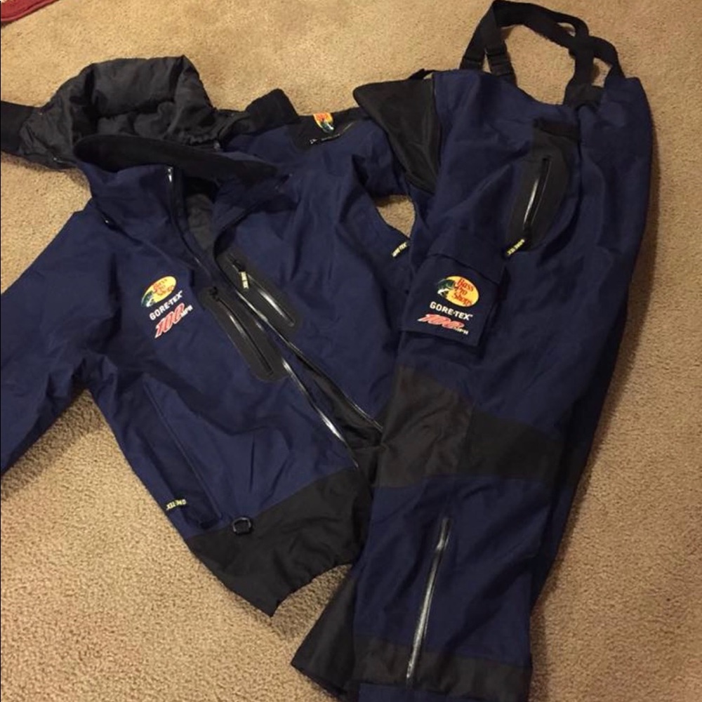 Men’s 100 MPH Gore Tex Parka and Bibs******Sold***